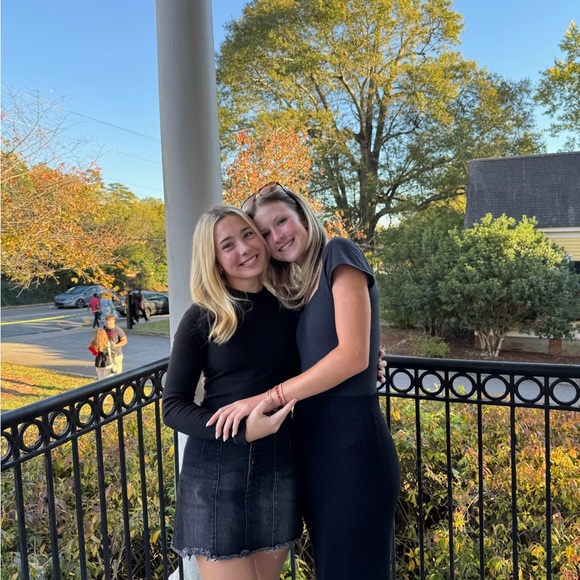 Meet your Posher, Lili - Picture 1 of 1